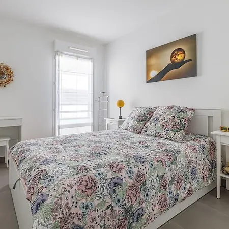Апартаменты Old - Center 2 Bedroom Modern Place