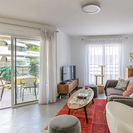 Old - Center 2 Bedroom Modern Place Апартаменты Антиб
