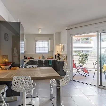 Old - Center 2 Bedroom Modern Place Антиб