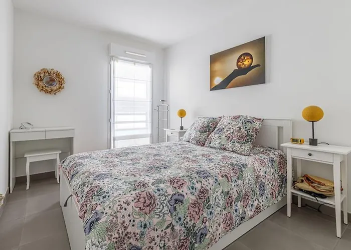 Апартаменты Old - Center 2 Bedroom Modern Place