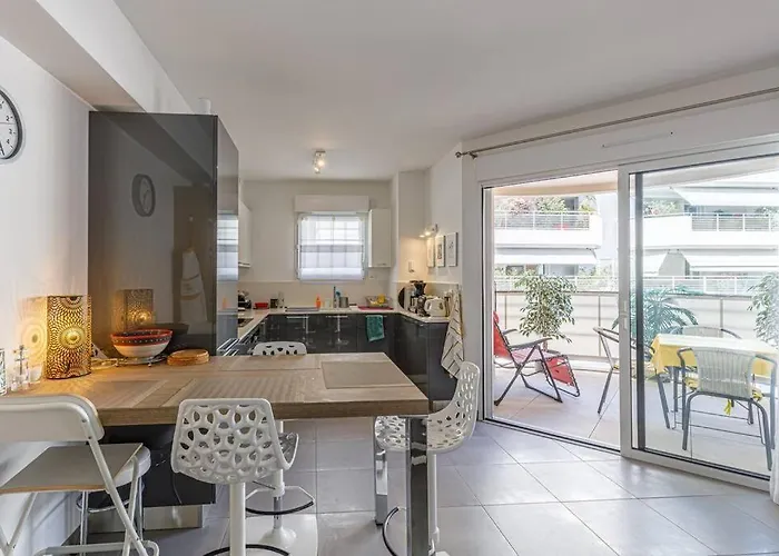 Old - Center 2 Bedroom Modern Place Antibes